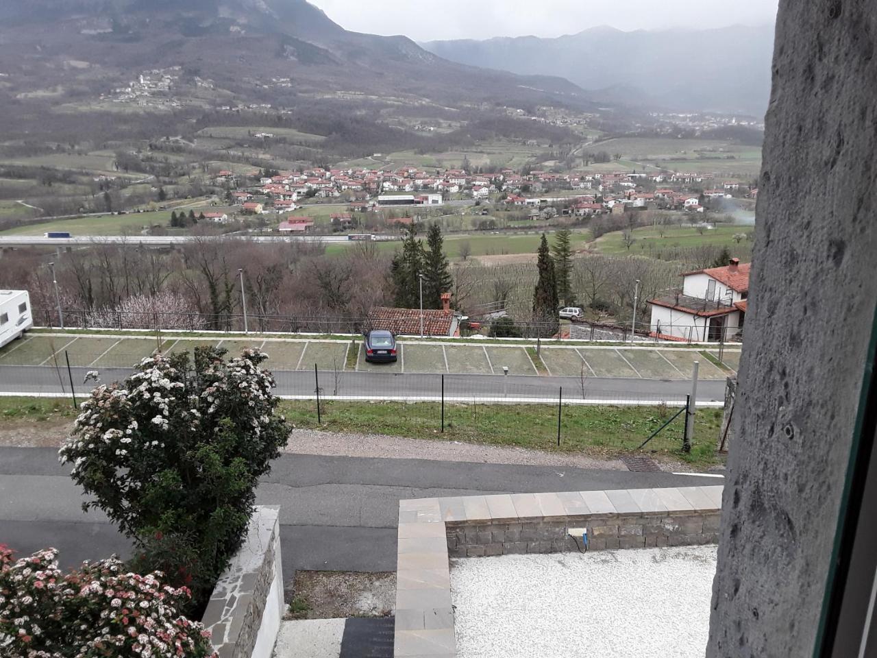 Ajdovščina B & W Kriz B&B 외부 사진