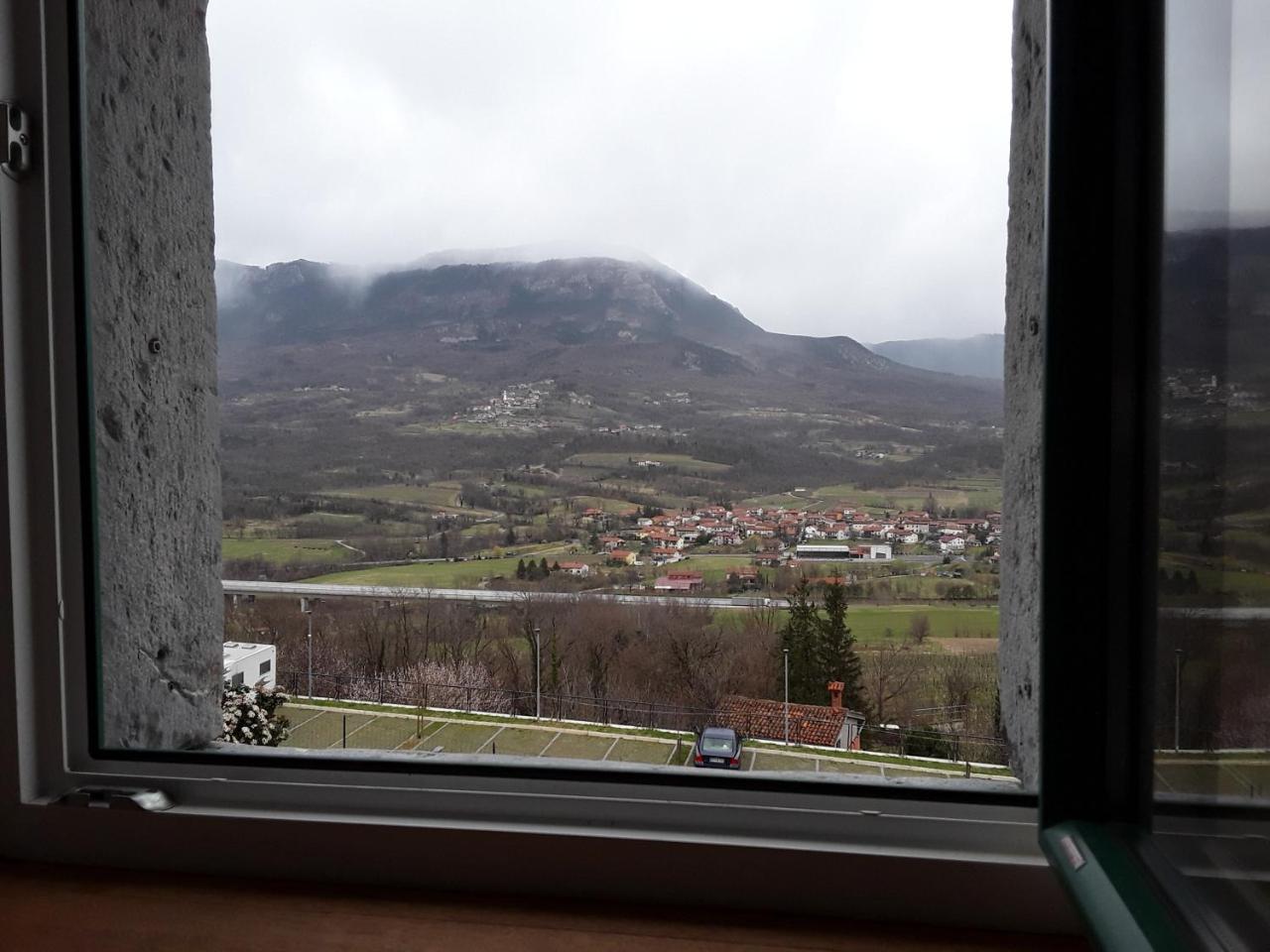 Ajdovščina B & W Kriz B&B 외부 사진