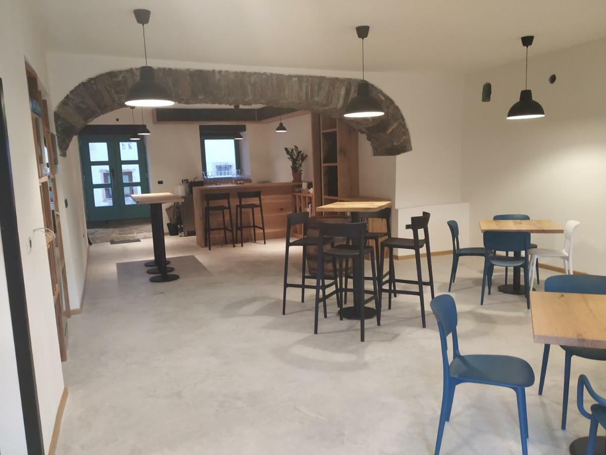 Ajdovščina B & W Kriz B&B 외부 사진